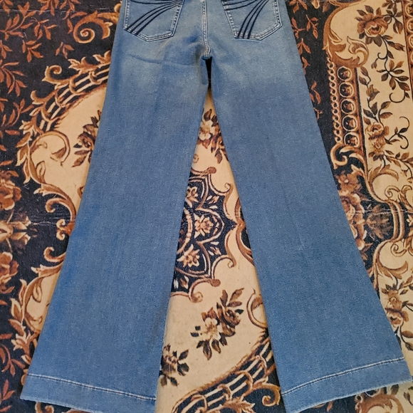 7 For all Mankind - Picture 5 of 5